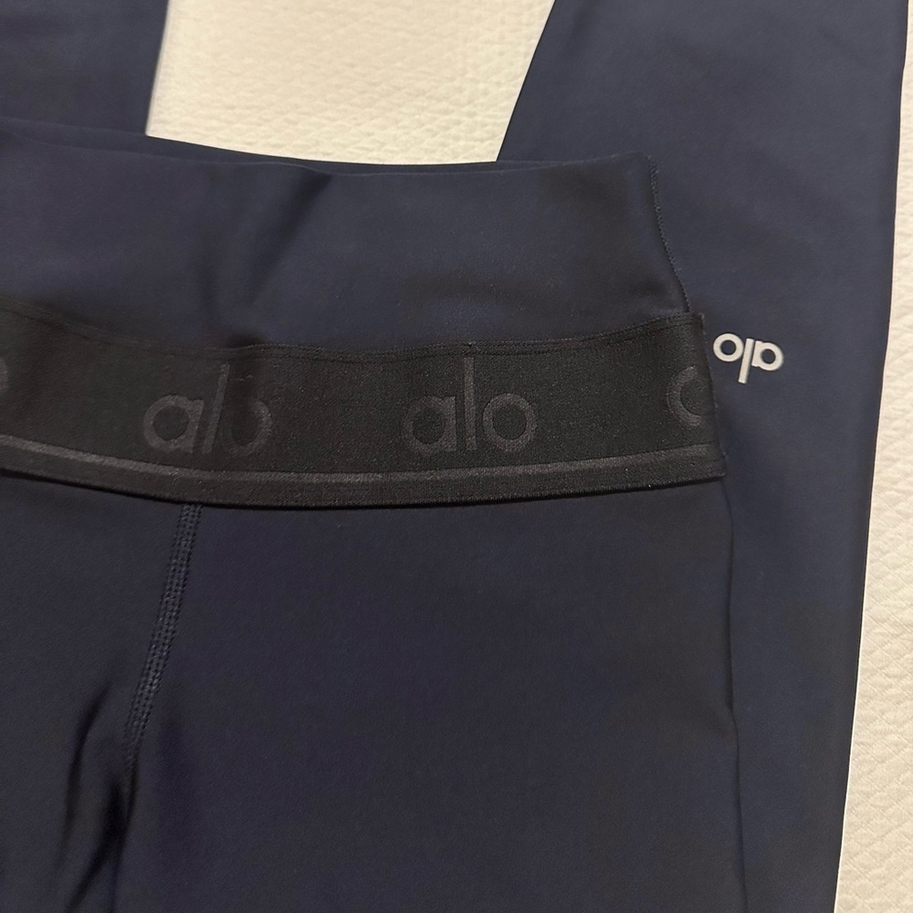 RARE💕 Alo Yoga 7/8 Airlift High Waist Legging - Navy SMALL